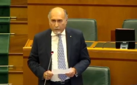 Regione, Tiero rompe con Fratelli d’Italia e passa al gruppo Misto. Ipotesi Vannacci o Lega