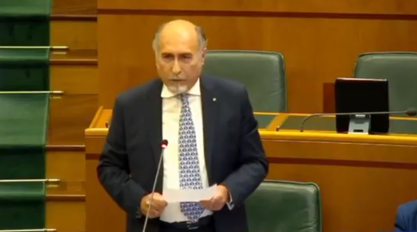 Regione, Tiero rompe con Fratelli d’Italia e passa al gruppo Misto. Ipotesi Vannacci o Lega