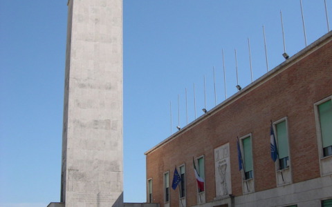 Rifiuti, stipendi a rischio per 31 lavoratori. Il Comune smentisce