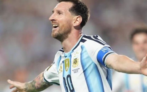 Ronaldo “Il Fenomeno” incorona Messi: “Il miglior giocatore di tutti i tempi