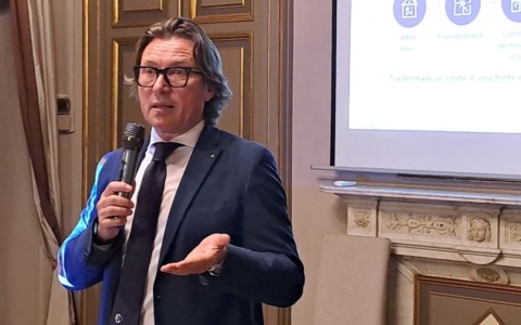 Rotary Vercelli: applausi per la relazione dell’imprenditore immobiliare Emiliano Cinelli