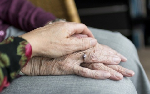 Rsa: in Bergamasca meno posti convenzionati, aumentano quelli privati. Rette mai così care