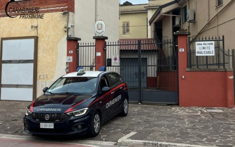 Ruba una bicicletta e colpisce la vittima con una bottiglia rotta, arrestato dai Carabinieri