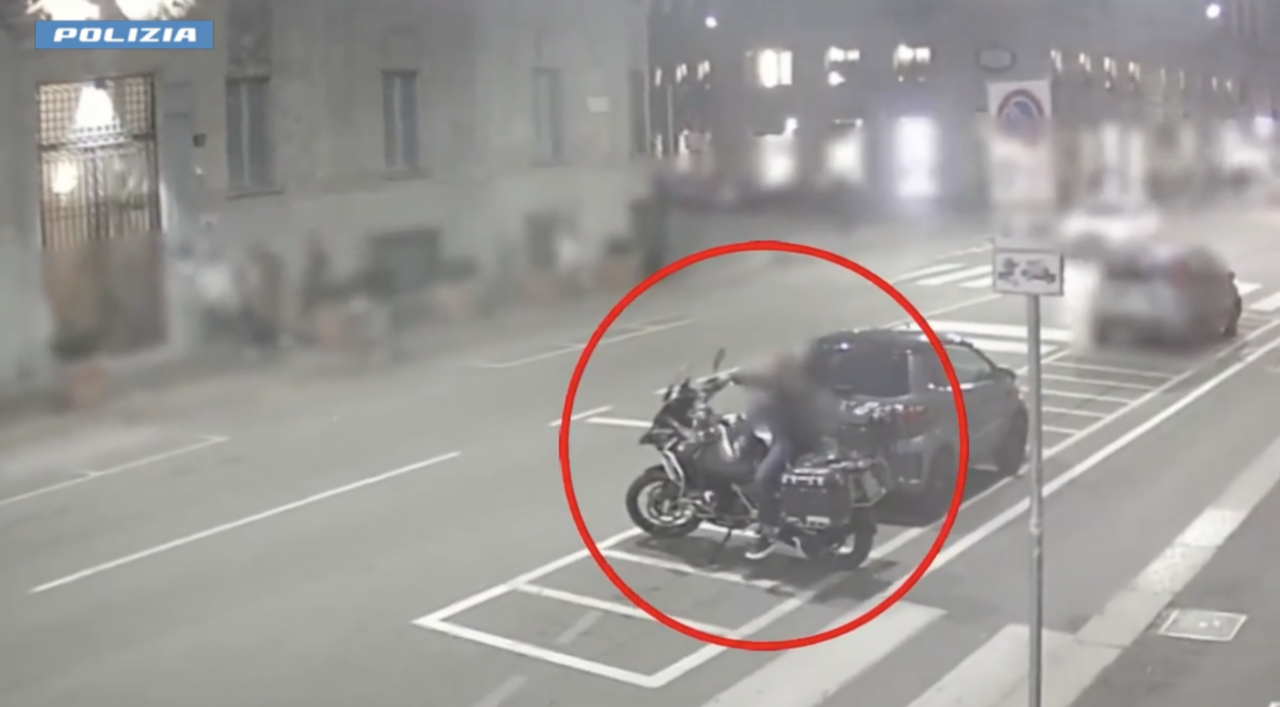 Rubavano moto di alta gamma: coppia di ladri ai domiciliari