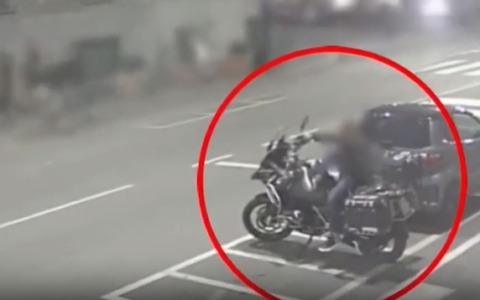 Rubavano moto di lusso e le “stoccavano” in un capannone a Ciserano: ai domiciliari con il braccialetto