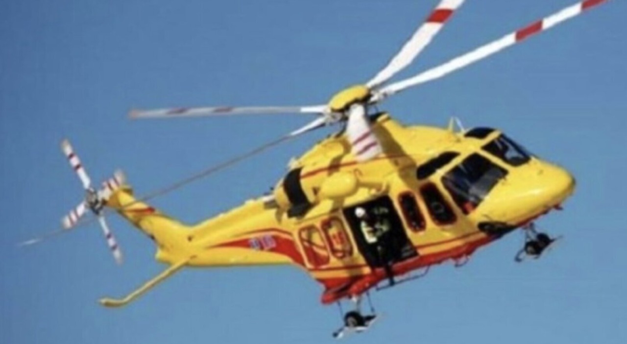 Salò: si sente male mentre è in scooter, muore un 27enne