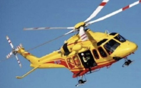Salò: si sente male mentre è in scooter, muore un 27enne
