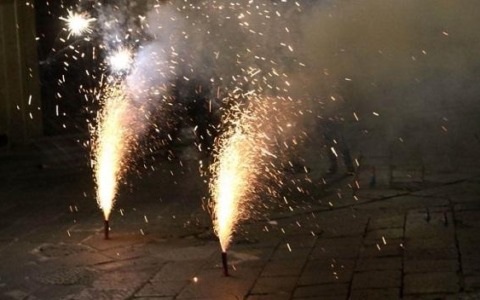 Scatta l’ordinanza anti-incendi, vietati anche fuochi d’artificio e lanterne volanti
