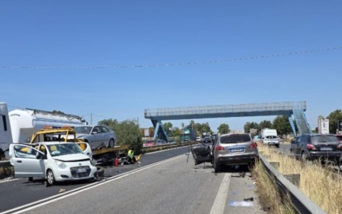 Scontro mortale sulla Pontina, resta grave la neonata