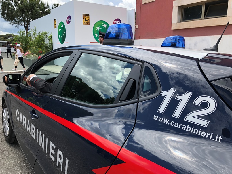 Sfregia con una coltellata la ex, arrestato 37enne