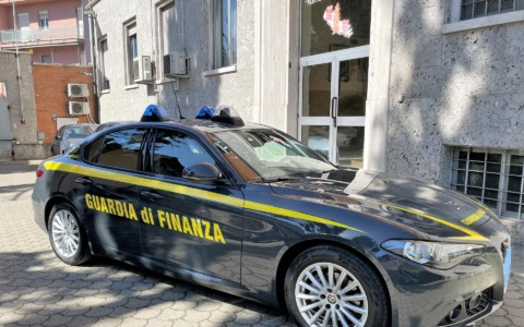 Sfruttamento nel volantinaggio: sei persone denunciate a Cremona