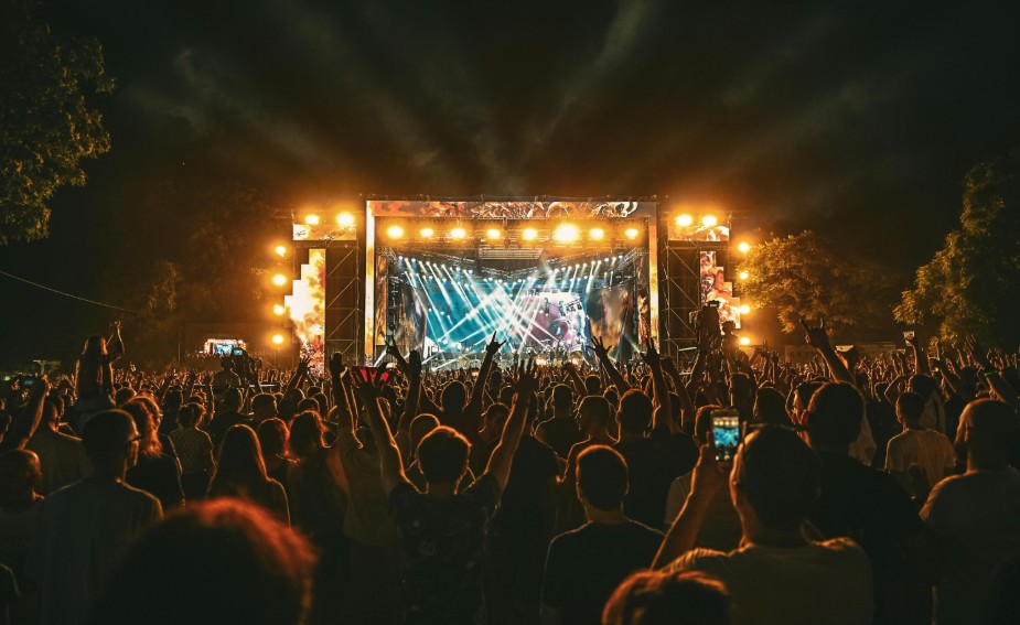 Spettacolo e intrattenimento dal vivo: +7% nel 2025. Gli italiani non badano a spese per i concerti