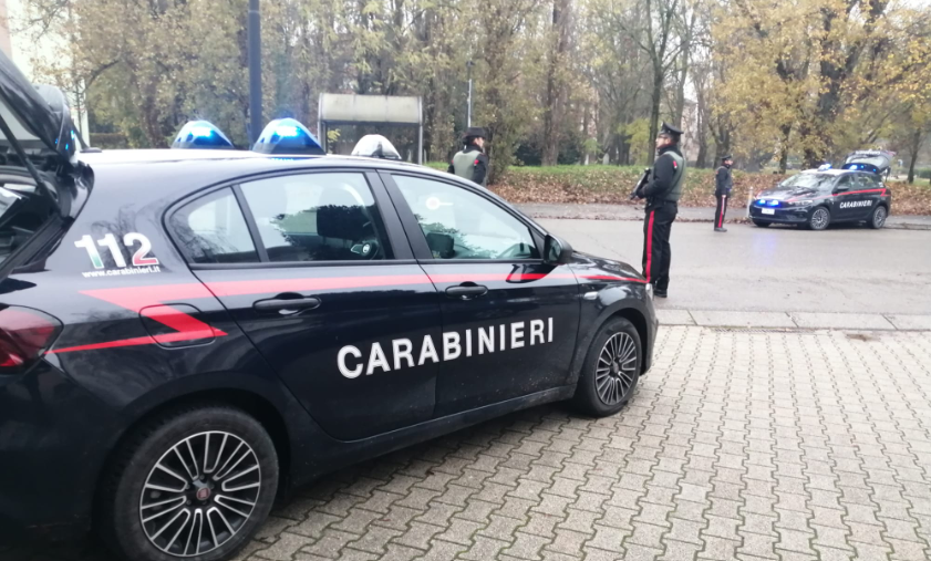 Stazione storica: i Carabinieri arrestano pusher pronto a vendere dosi
