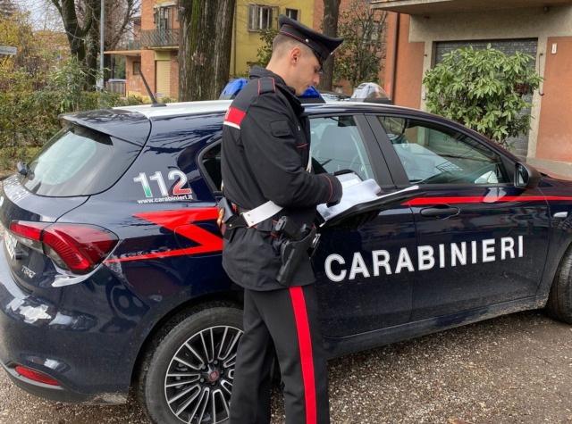 Taglia il braccialetto elettronico ed evade: arrestato 27 enne