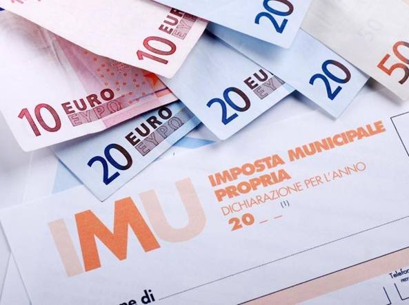Tasse concentrate a giugno, la protesta dei contribuenti
