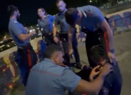 Tenta il suicidio, salvato da una catena umana di Carabinieri
