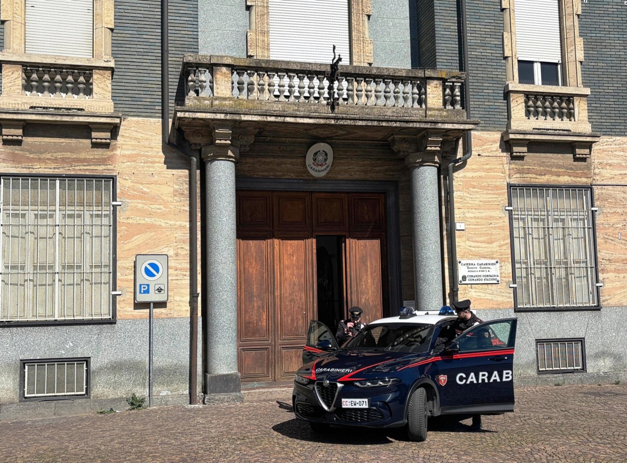 Tenta un furto in abitazione, poi ruba un’auto: arrestato due volte in tre giorni, ora è in carcere