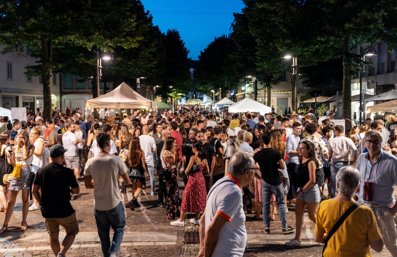 Torna Merate DiVino, un salotto enogastronomico in piazza