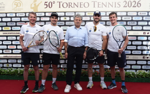 Torneo Tennis Vip 2026, ospiti i campioni dello snowboard e il regista Lucini. E stasera torna Gasp!