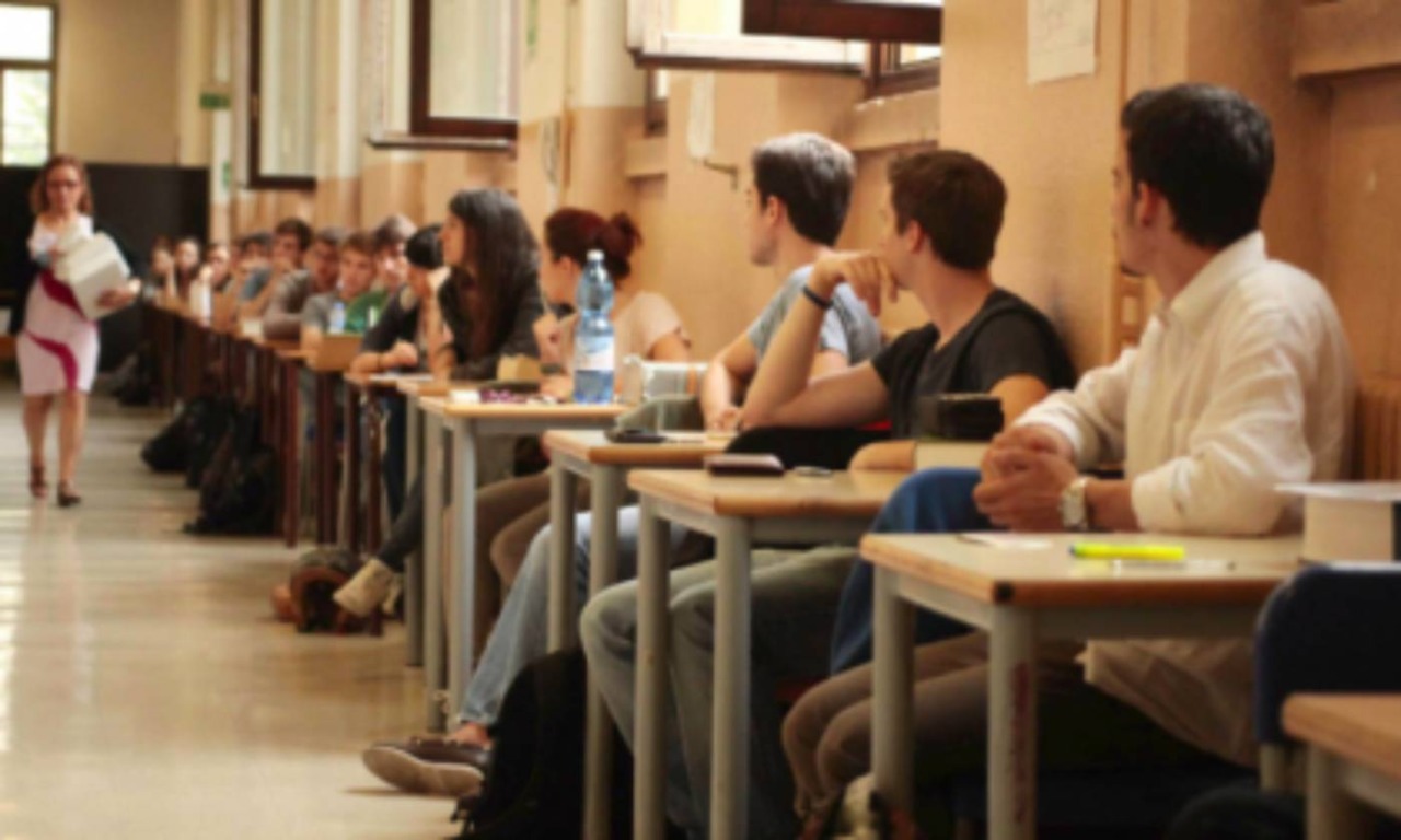 Tototema maturità: trionfano la digitalizzazione e i classici latini