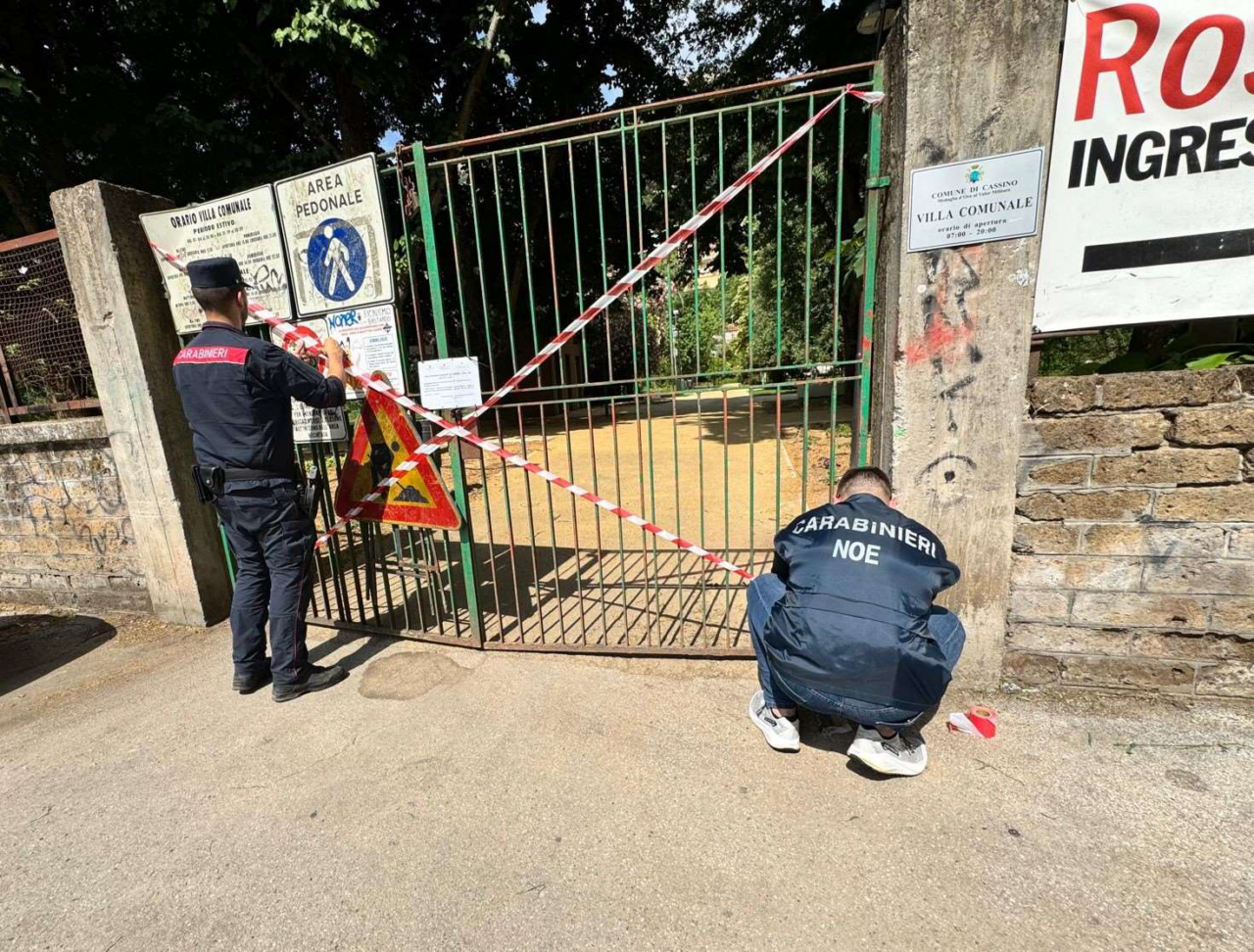 Traffico illecito di rifiuti, sigilli alla Villa Comunale