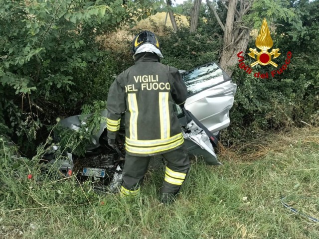 Tragedia sulla strada della Trappola, morto un 34enne, ferita una bimba di 6 anni