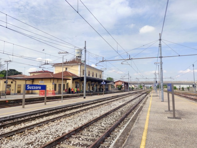 Tragedia sventata alla stazione di Suzzara: 52enne minaccia il suicidio sui binari, salvato dai Carabinieri