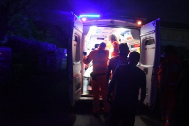 Travolto da un’auto e ucciso