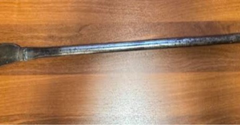 Trovato con una roncola in auto nel Cremonese: scatta la denuncia dopo una lite in un campo