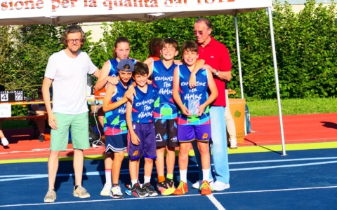 Tutti sul campo di basket per ricordare Ste e Fausto