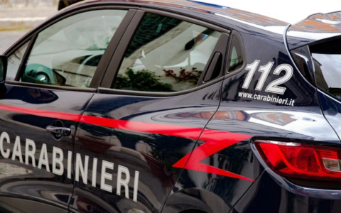 Ubriaco in piazza Roma aggredisce i Carabinieri: denunciato 37enne