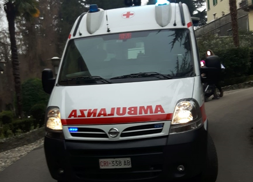 Un 80enne arrotato dal treno, senza scampo