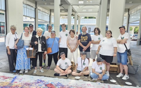 Un mondo di colori con “Ci sono anch’io”: i ragazzi speciali protagonisti di “Oltre i confini”