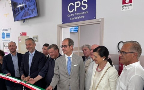 Una nuova sala d’attesa per il “CUP interno” dell’ospedale Sant’Andrea di Vercelli
