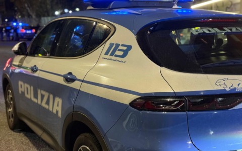 Uomo ucciso a coltellate in una palazzina a Casal del Marmo