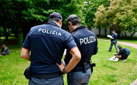 Va in Questura a Bergamo per chiedere il permesso di soggiorno e viene arrestato per condanne pregresse
