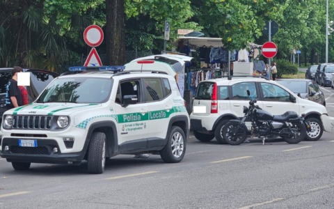 Valgreghentino, scontro auto-moto a Villa San Carlo: ferita una 20enne