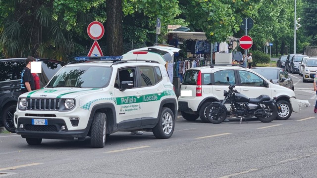 Valgreghentino, scontro auto-moto a Villa San Carlo: ferita una 20enne