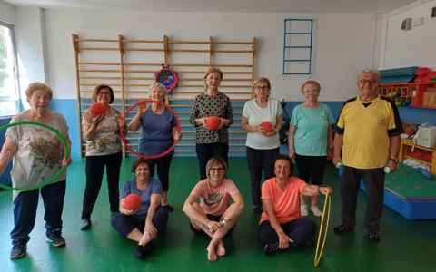 Valmadrera, “Anziani in forma”: si è concluso il corso di ginnastica dolce