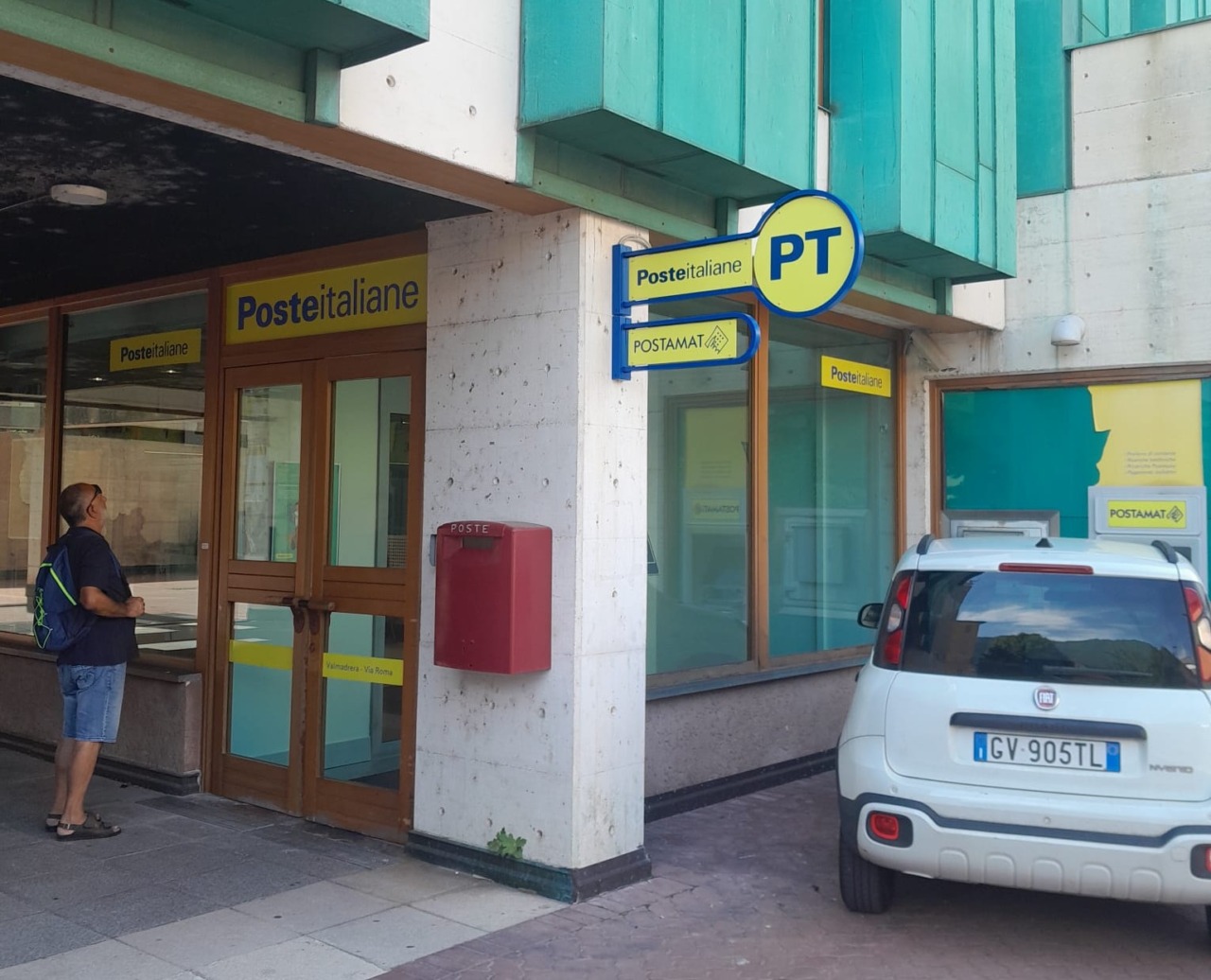 Valmadrera, riapre l’ufficio postale rinnovato
