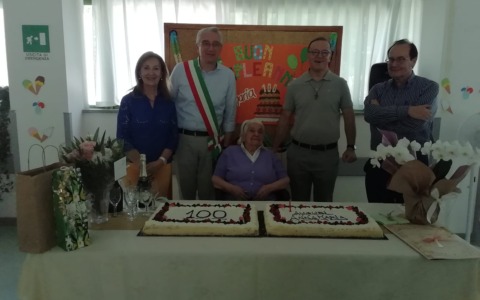 Valmadrera, Rsa in festa per i 100 anni di Annamaria Vassena