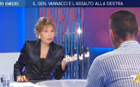 Vannacci dalla Gruber parla di Destra “autentica”. Meloni: “Siamo noi la vera Destra”