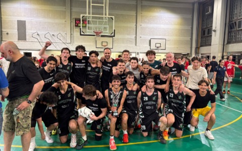 Vincono il campionato, la dedica a Simo: “Questa promozione è per te”