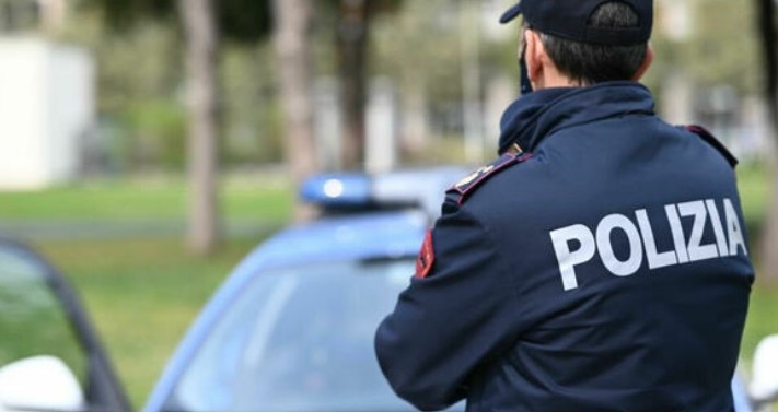 Violenta la ex collega di lavoro, 26enne arrestato