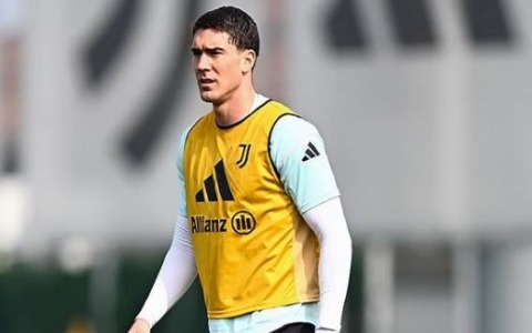 Futuro Vlahovic: il serbo si offre al Barcellona