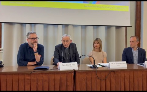 Zuppi, Lepore e una quarantina di sindaci firmano il manifesto “Organizziamo la speranza”