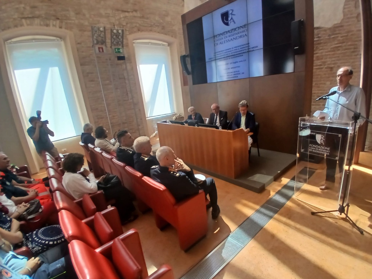 360 mila euro dalla Fondazione Cral per ambulanze e mezzi di soccorso