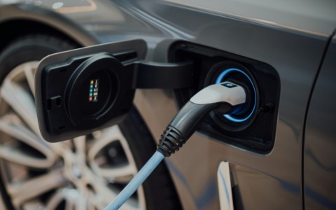 A Cascina Levada arriva la colonnina per la ricarica elettrica
