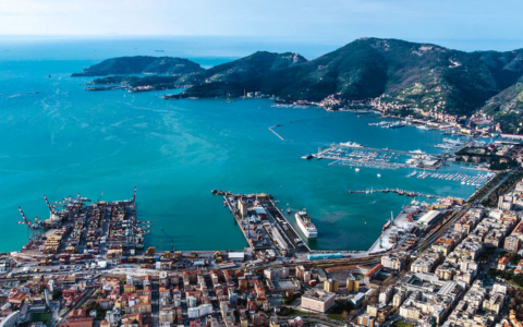 A La Spezia arriva alla sua 101ª edizione il palio remiero delle borgate