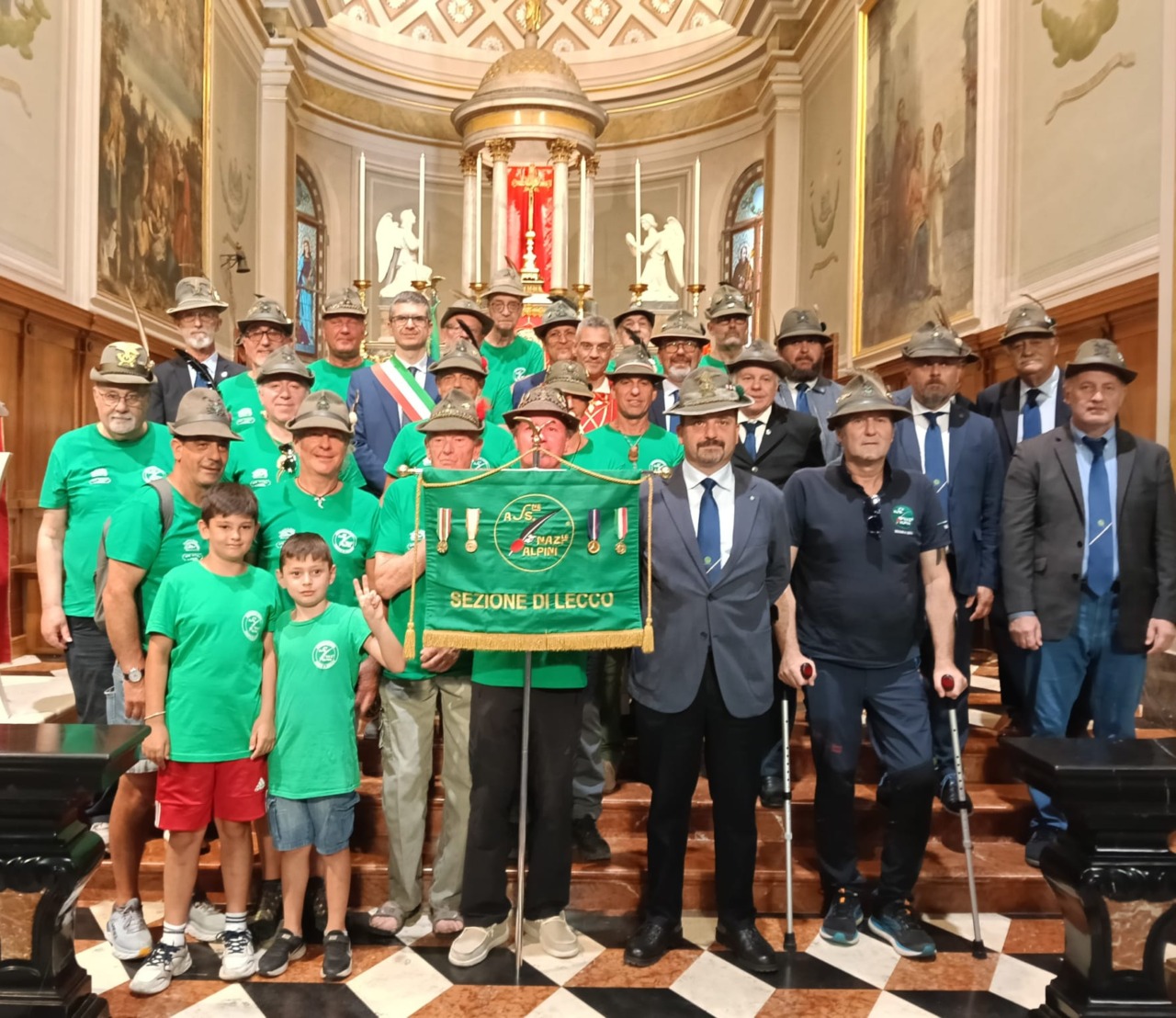 Acquate in festa per i 60 anni del Gruppo Alpini: una storia di radici, memoria e comunità
